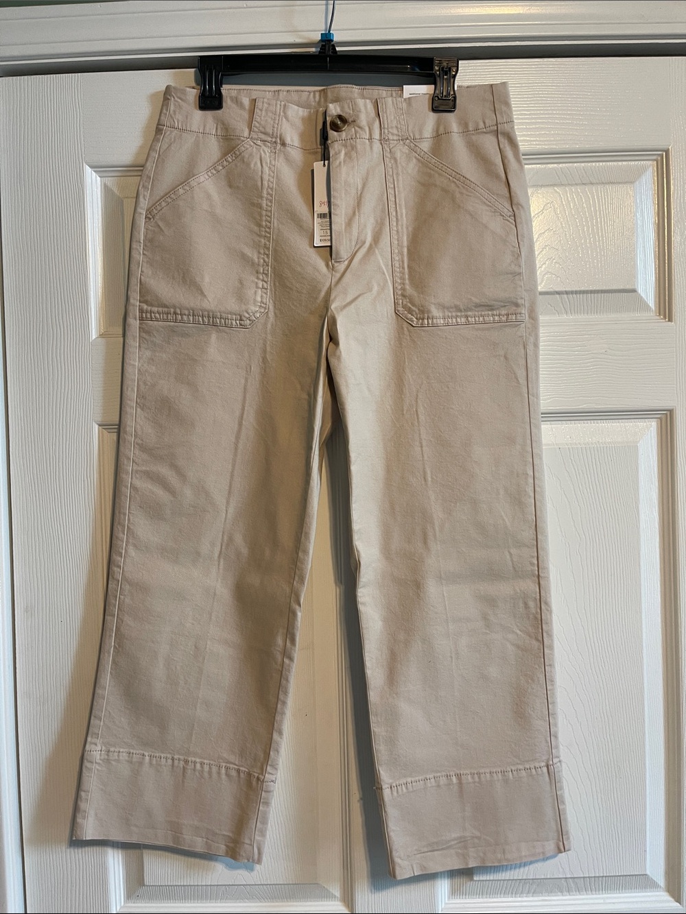 Chico's Beige Straight-Leg Cotton Capris with Patch Pockets